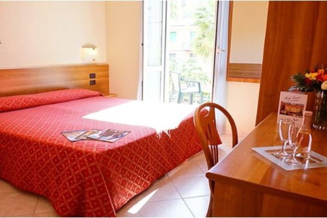 Hotel Careni Villa Italia Finale Ligure Exterior photo