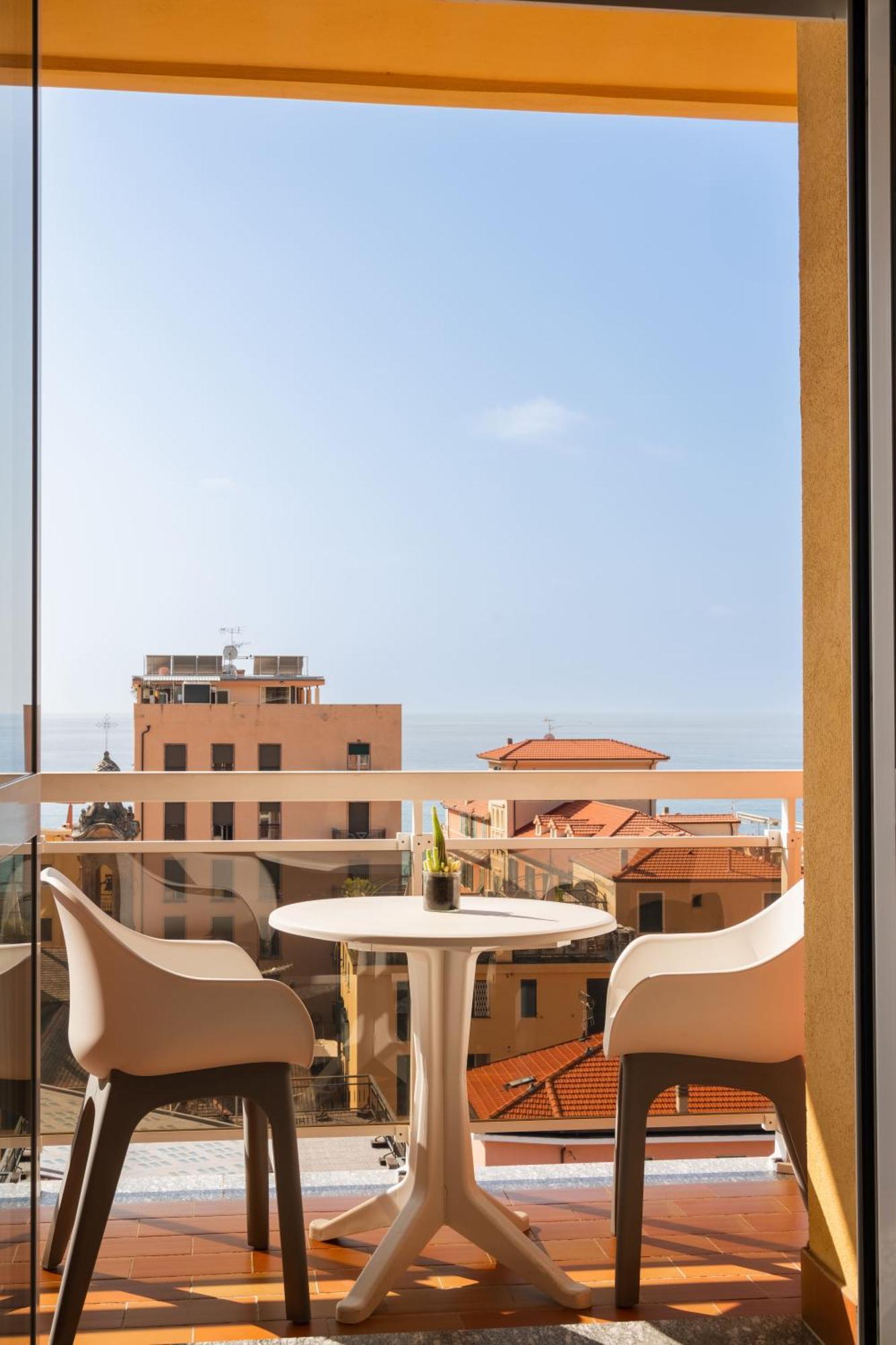 Hotel Careni Villa Italia Finale Ligure Exterior photo